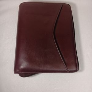 Vintage DAY RUNNER Planner w/Calculator 7 Ring (1.5”)- Zip Around Organizer